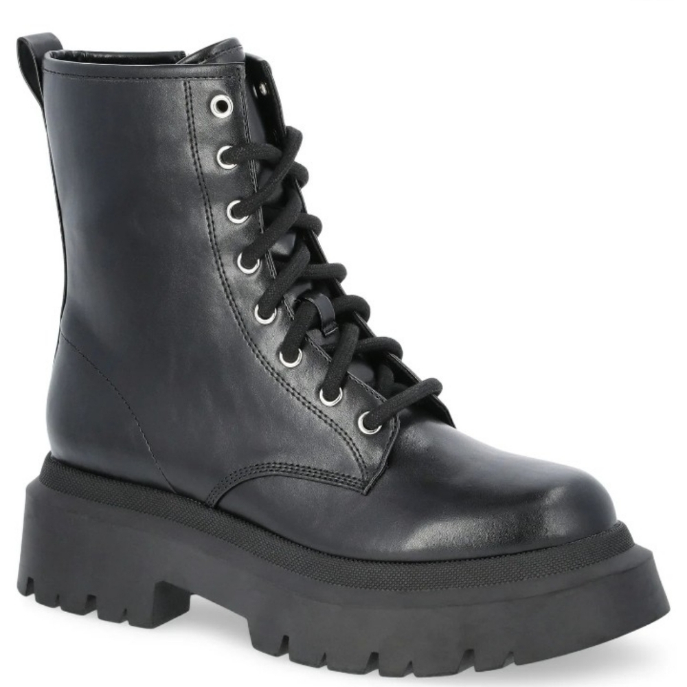 Women's Lug Sole Combat Boots  Black.   Size 12 W.      NWT